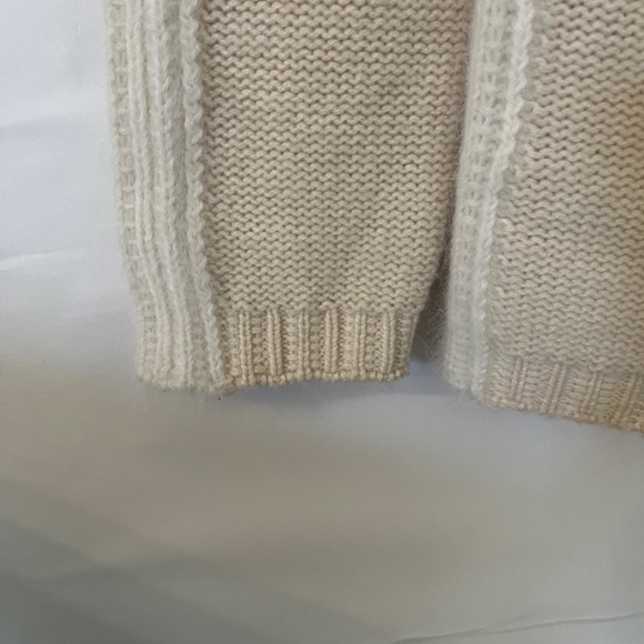Elie Tahari Beige Knit Cardigan Sweater Size (Small) Open Front (No closure) - Picture 6 of 8